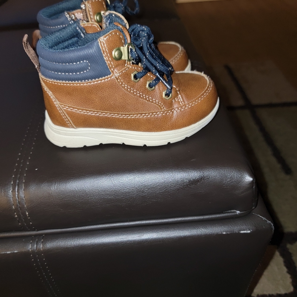 Boots - Picture 4 of 4